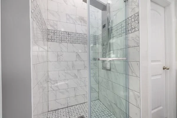 Read more about the article The Ultimate Guide to Effective Shower Cleaning in the Houston Area